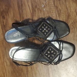 EA by Etienne Aigner women's leather shoes 8.5 Black with pewter studs